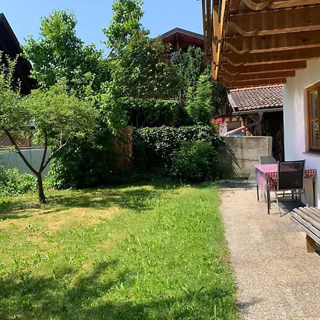 Pfeiffer Apartment *